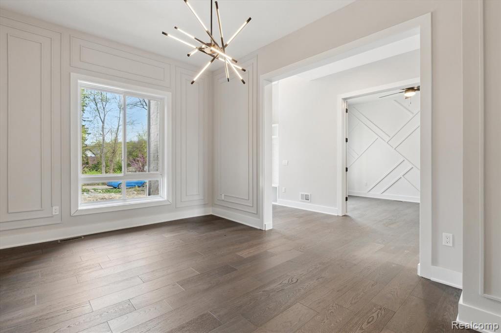 9 ANNANDALE, Leonard, MI 48367 — Photo 14