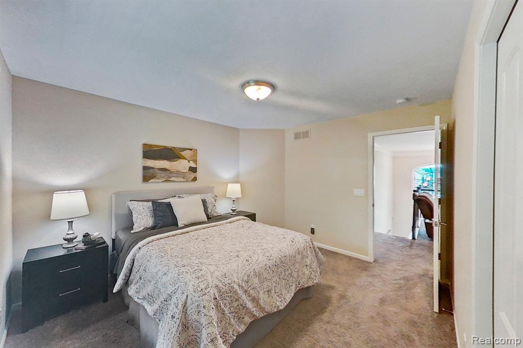 50736 SEVILLA Circle, Novi, MI — Photo 34