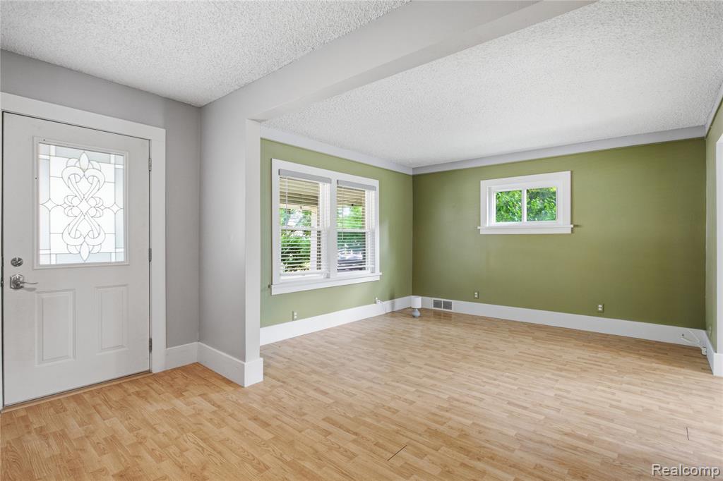 536 E Maplehurst Street, Ferndale, MI 48220 — Photo 7