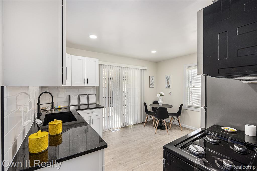 7437 Parkland, Dearborn, MI 48239 — Photo 8