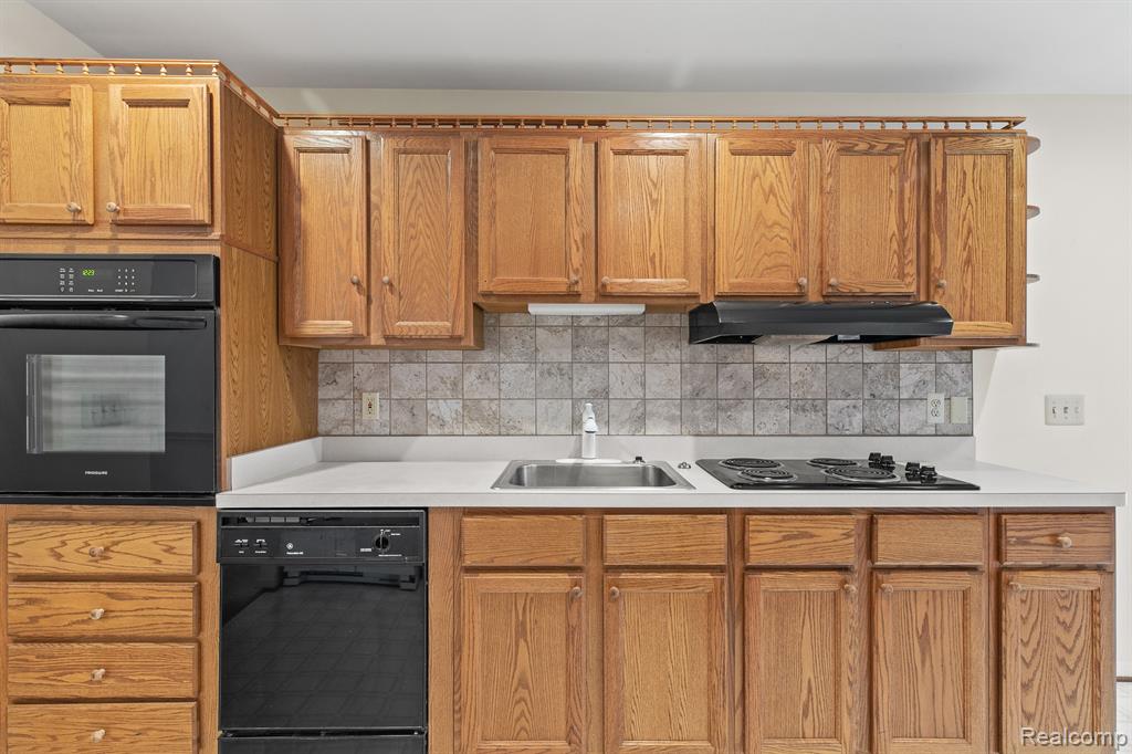 21256 SYCAMORE Court, 77, Farmington Hills, MI 48336 — Photo 8