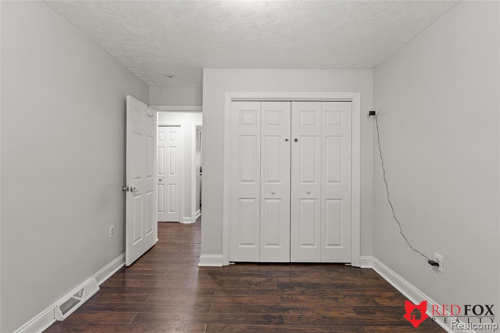 386 Meadowview Drive, Attica, MI 48412 — Photo 25