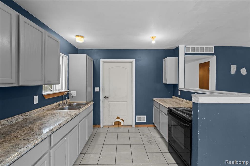 5952 Banner Street, Taylor, MI 48180 — Photo 8