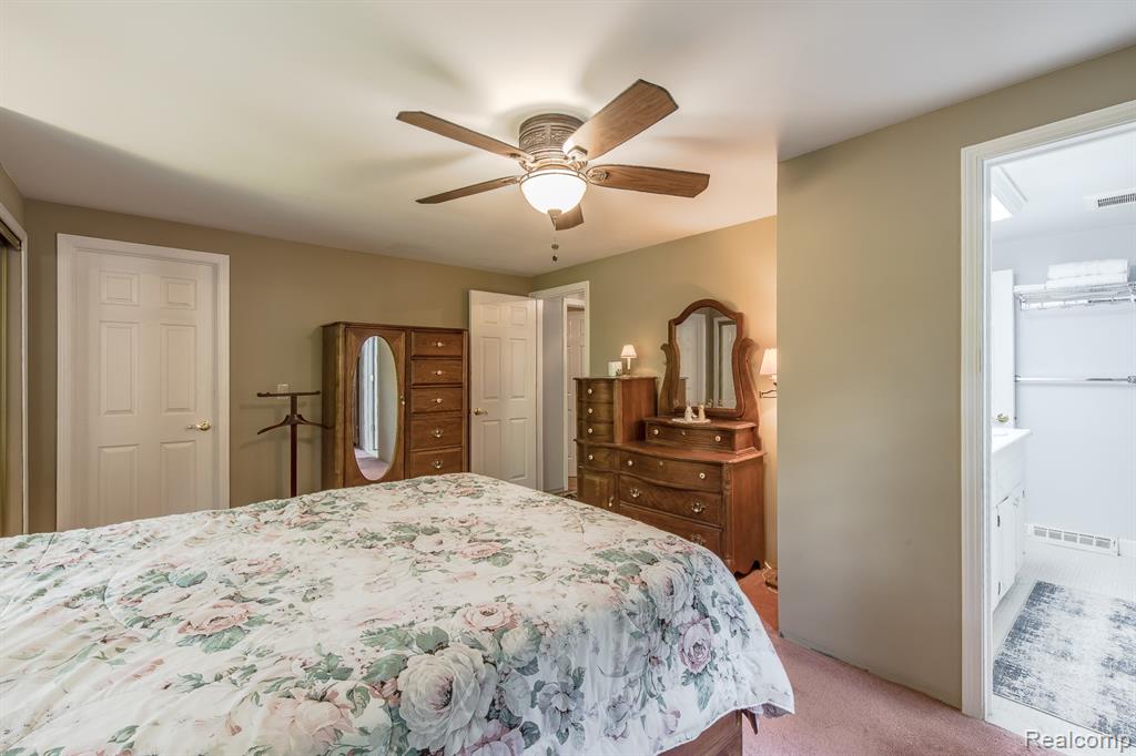4154 Knollwood Drive, Grand Blanc, MI 48439 — Photo 32