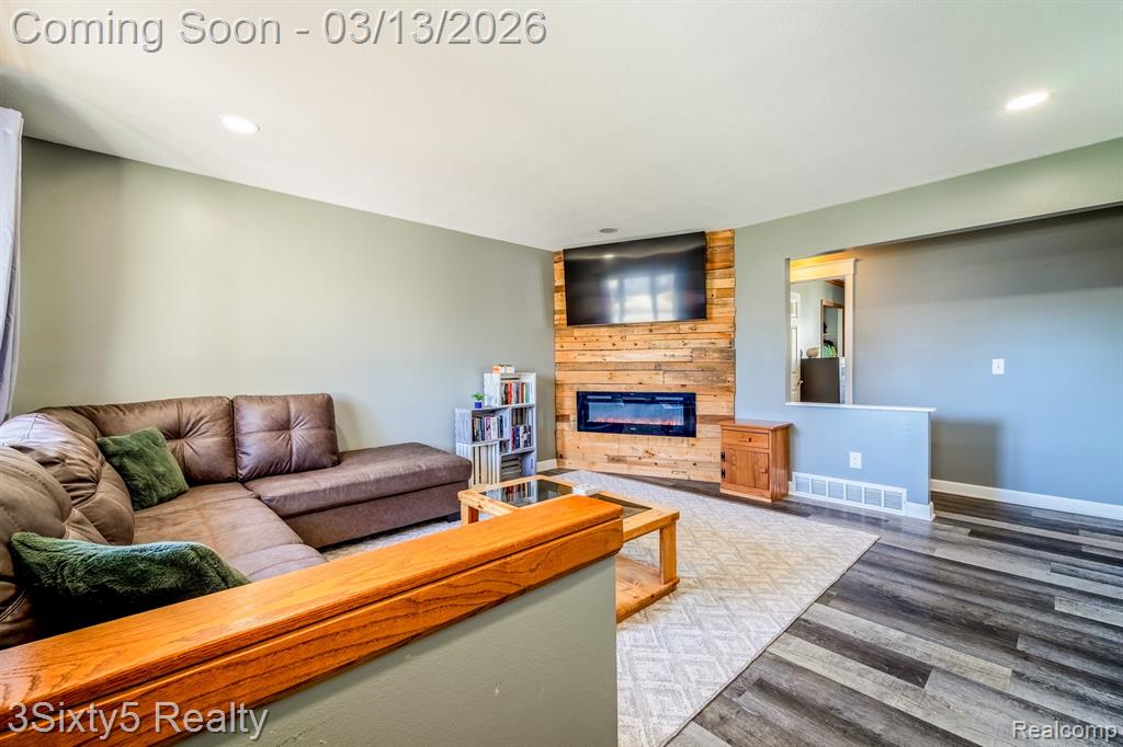 4894 Hillcrest Road, Trenton, MI 48183 — Photo 5