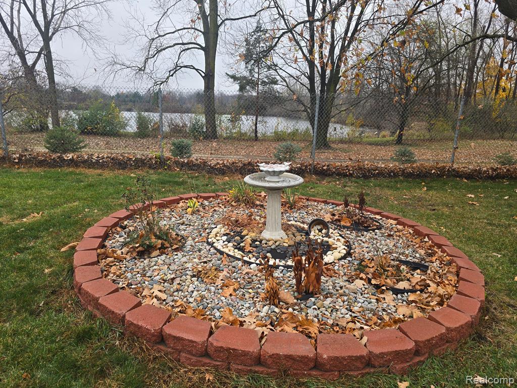 47425 Westlake Drive, Shelby Twp, MI 48315 — Photo 47