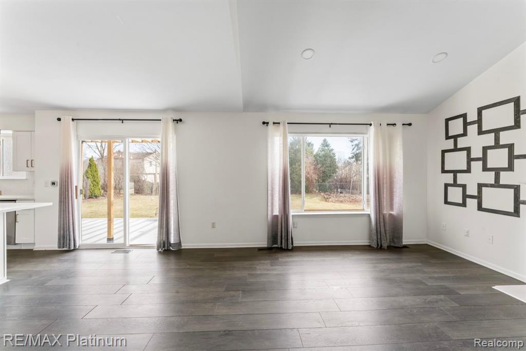 3562 FIELDCREST Lane, Ypsilanti, MI 48197 — Photo 8