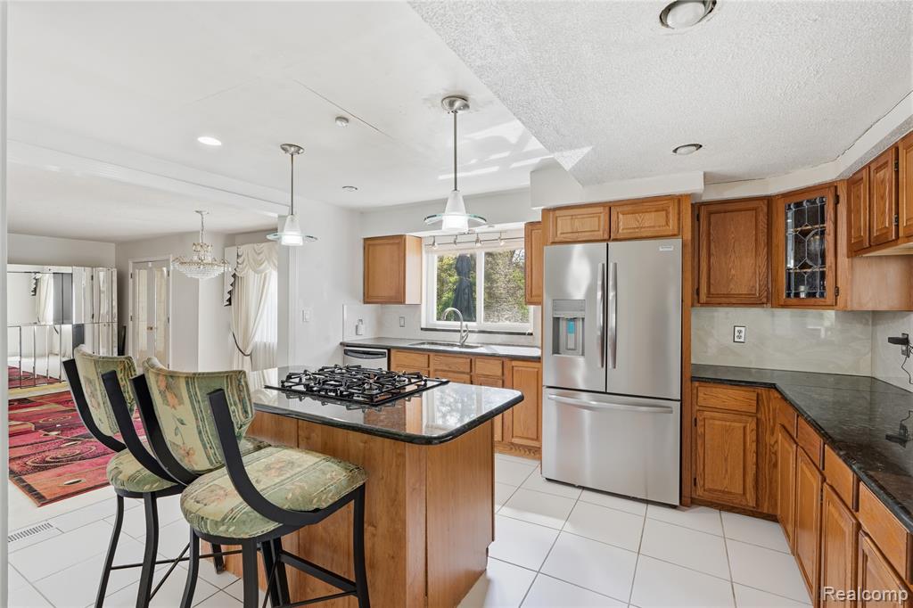 27881 Rackham Drive, Lathrup Village, MI 48076 — Photo 3
