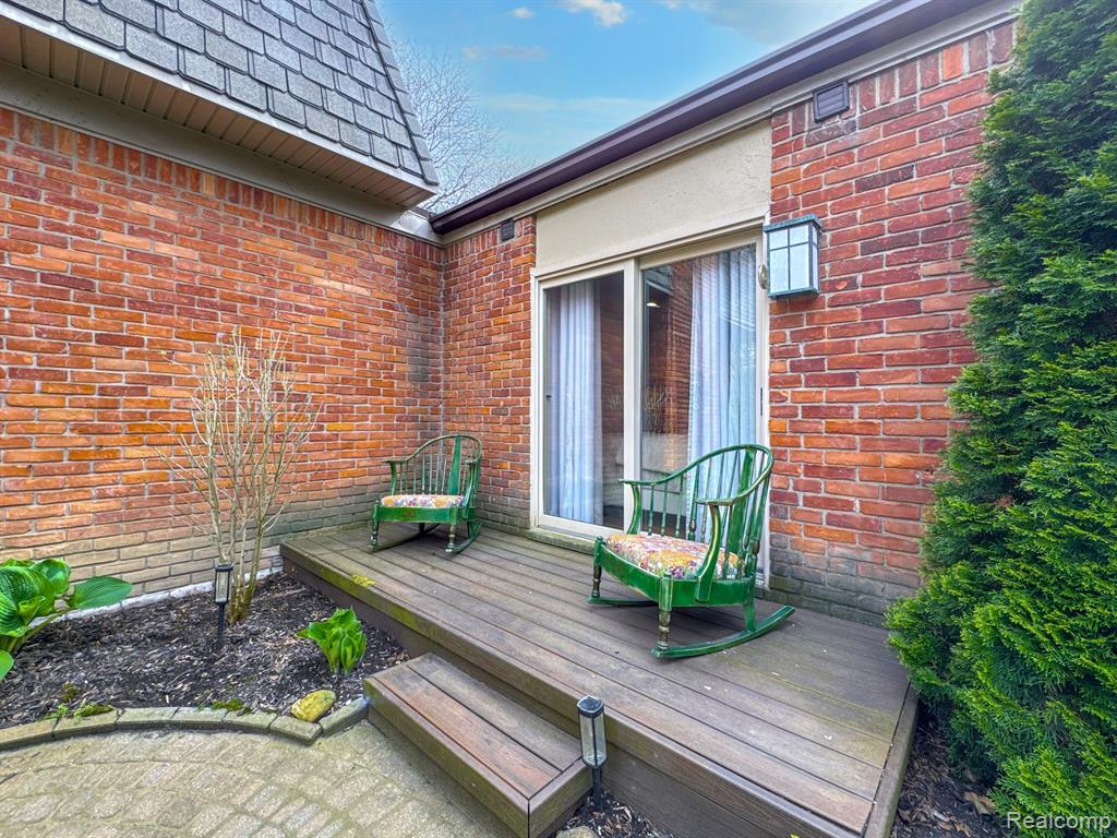 1049 STRATFORD Lane, Bloomfield Hills, MI 48304 — Photo 6