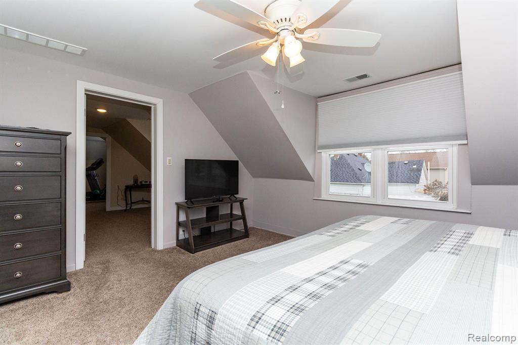 843 CHERRY Street, Wyandotte, MI 48192 — Photo 18