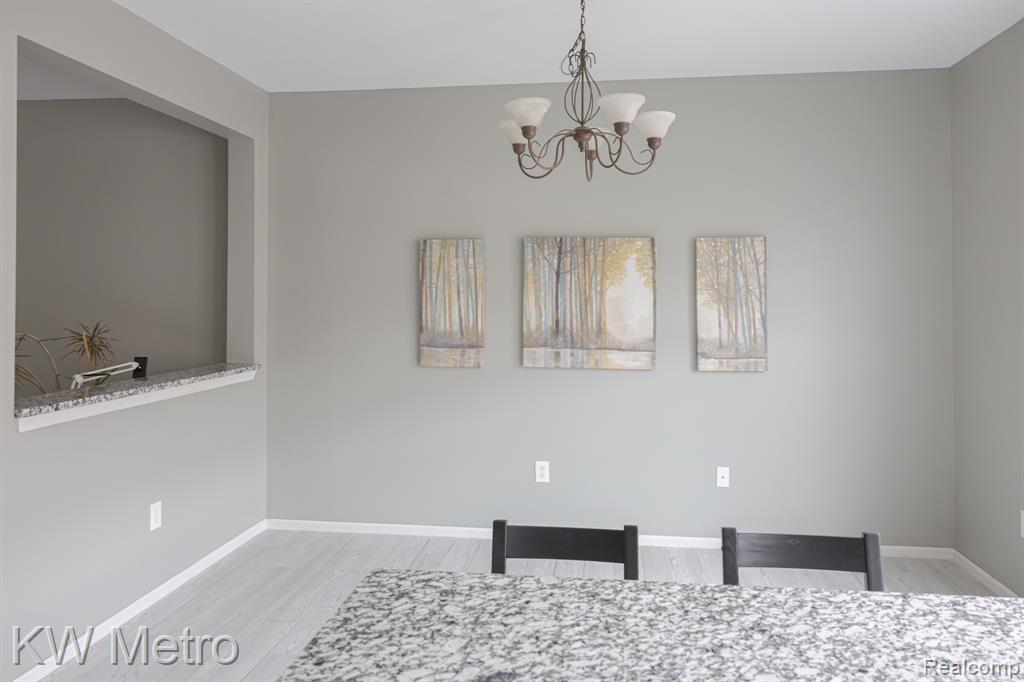 25493 Saint James, Southfield, MI 48075 — Photo 10