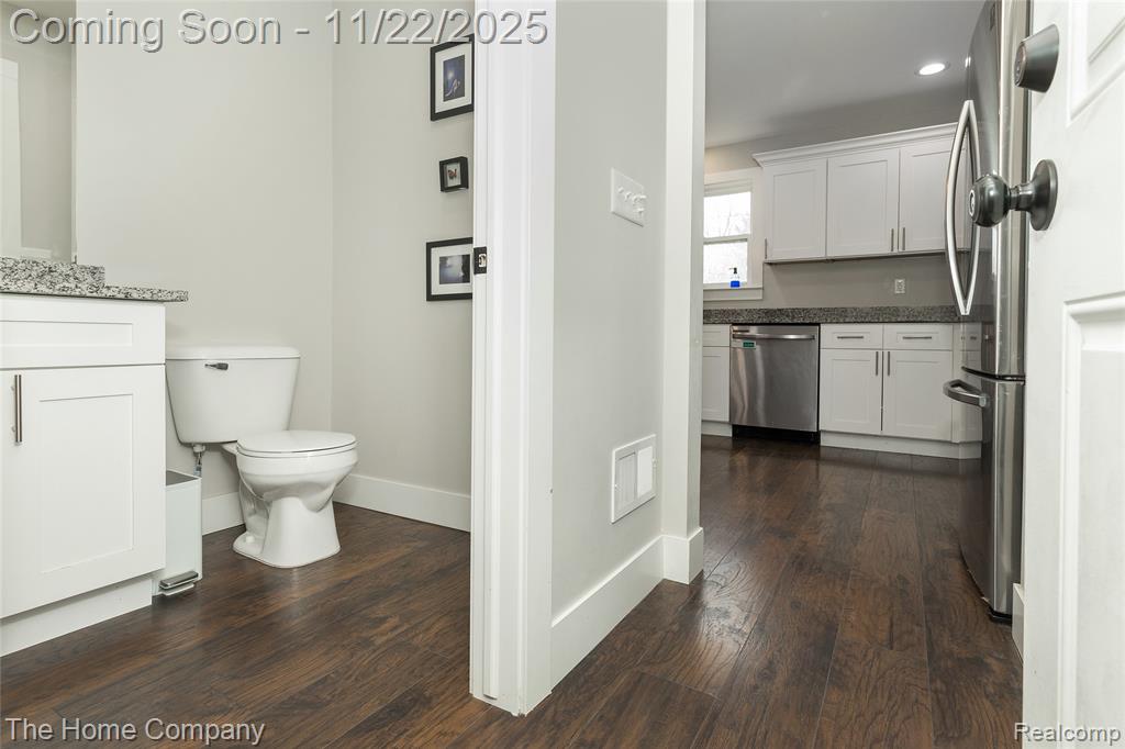 1226 E Bernhard Avenue, Hazel Park, MI 48030 — Photo 14