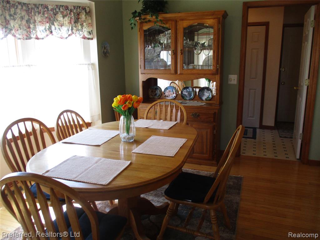 9153 Lakewood Drive, Whitmore Lake, MI 48189 — Photo 8