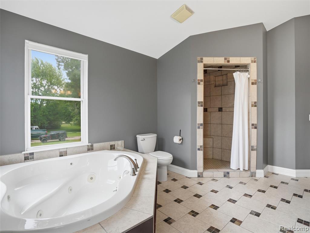5556 Ormond Road, White Lake, MI 48383 — Photo 32