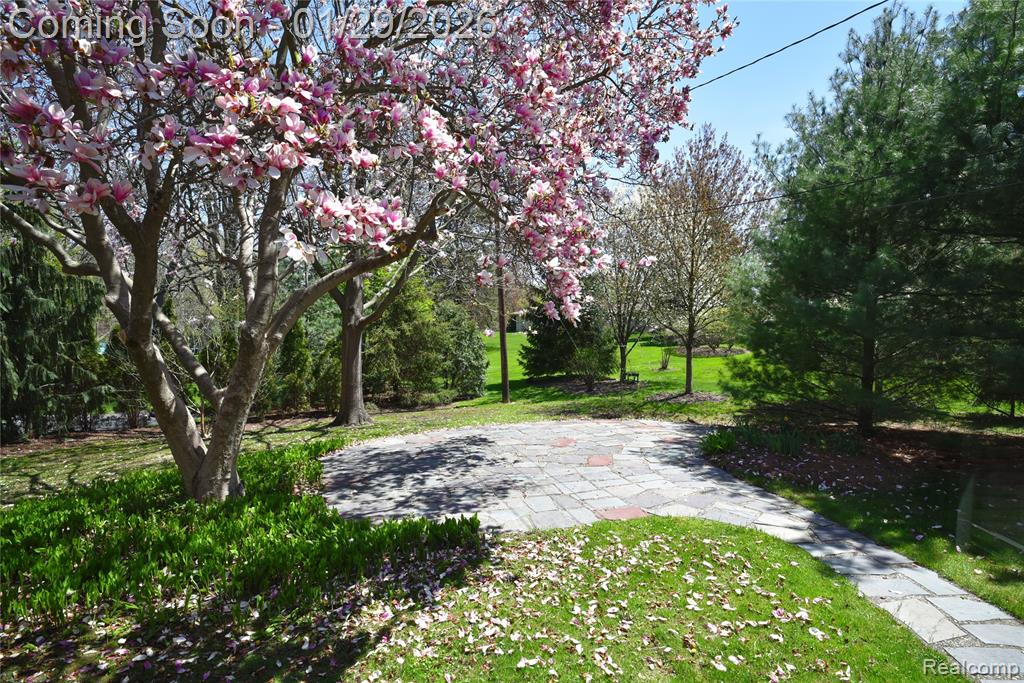 5255 KELLEN Lane, Bloomfield Hills, MI 48302 — Photo 8