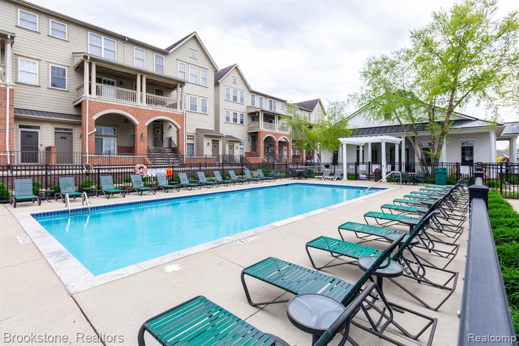 185 Amys Walk, Auburn Hills, MI 48326 — Photo 40