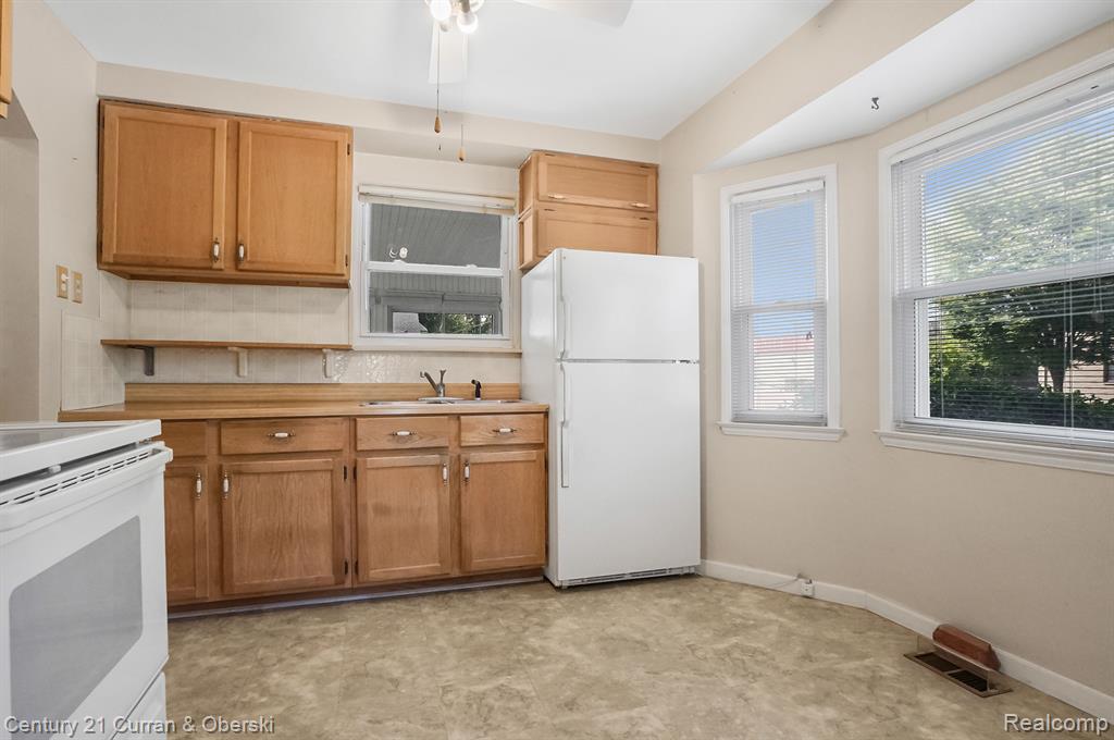 4291 ELLWOOD Avenue, Berkley, MI 48072 — Photo 8