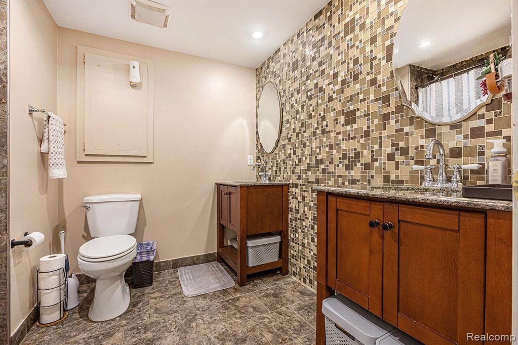 4238 Angeline Drive, Sterling Heights, MI 48310 — Photo 19