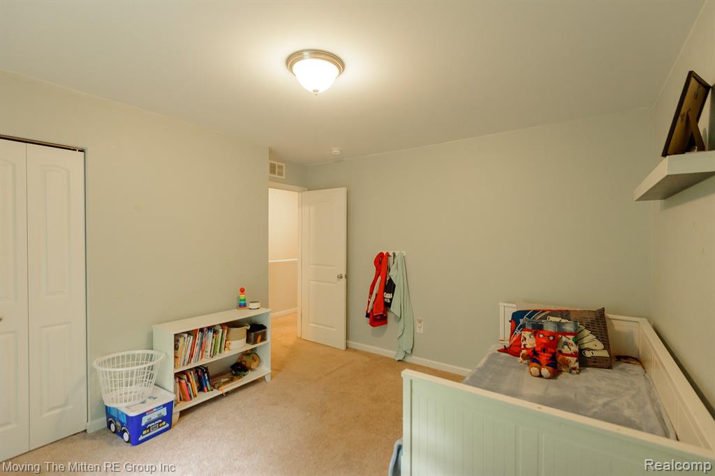 42880 Frederick Court, Belleville, MI 48111 — Photo 31