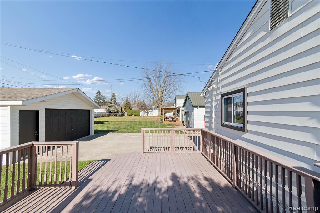 25898 Fairgrove Street, Woodhaven, MI 48183 — Photo 34
