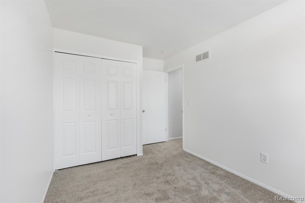 41421 AYRSHIRE Drive, Canton, MI 48188 — Photo 16