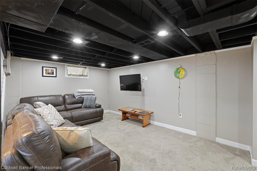 927 Montrose Avenue, Royal Oak, MI 48073 — Photo 21