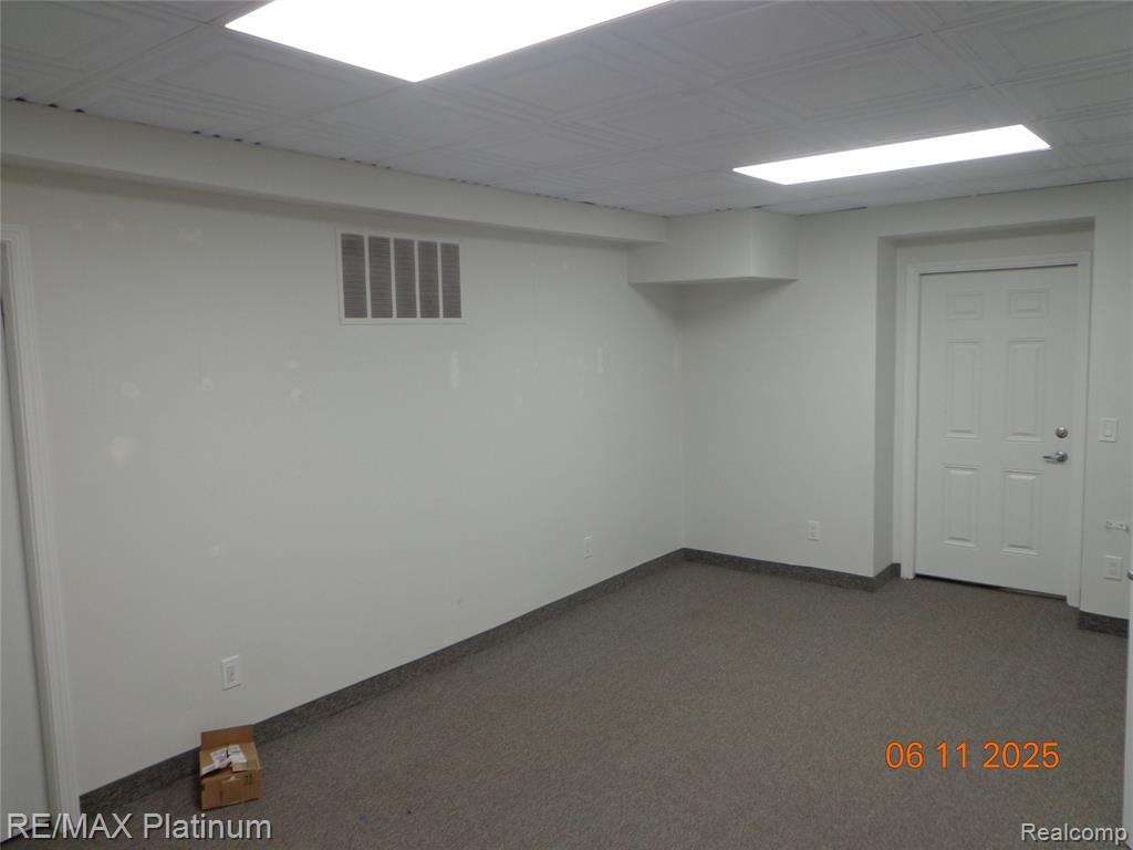3554 Avon Street, Hartland, MI 48353 — Photo 11