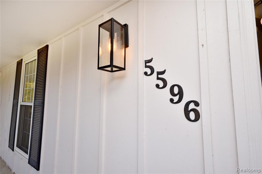 5596 Beauchamp Place, West Bloomfield, MI — Photo 2