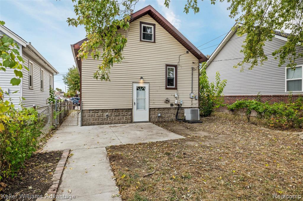 552 Bondie Street, Wyandotte, MI 48192 — Photo 29