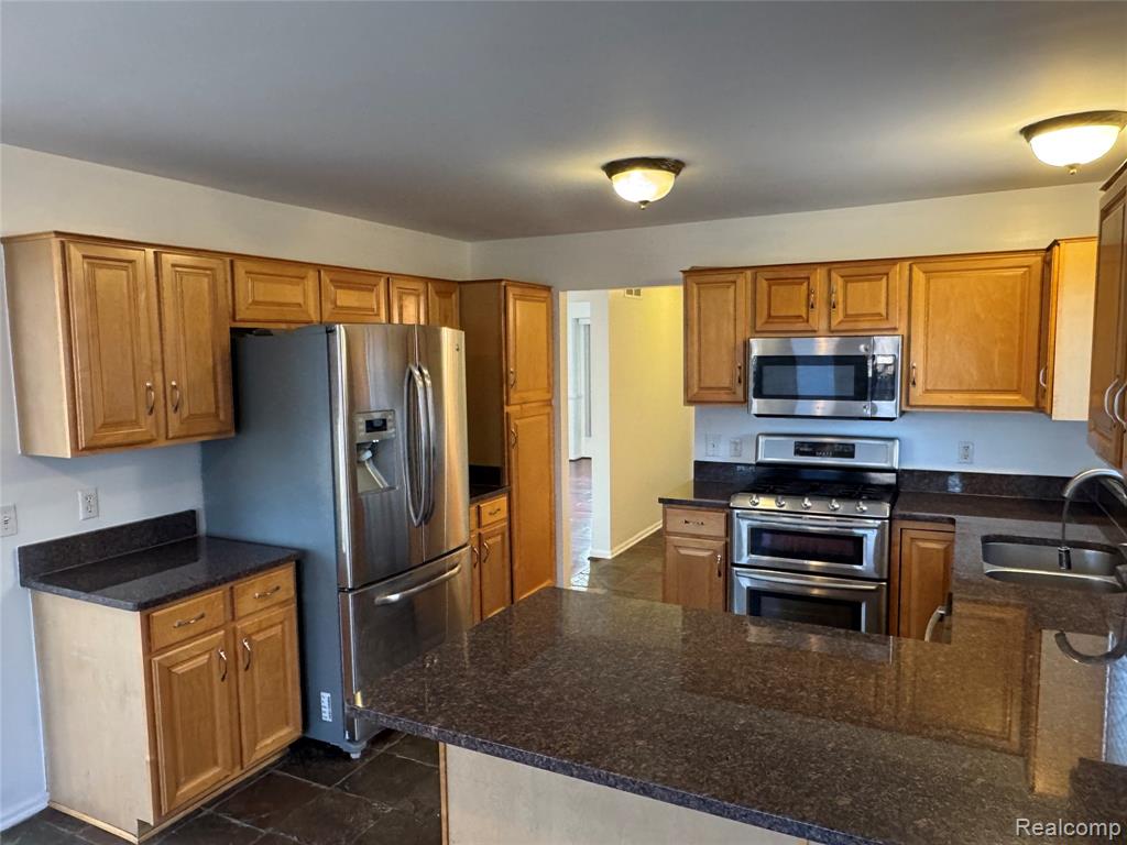 51336 Pinewood Drive, Macomb, MI 48042 — Photo 12