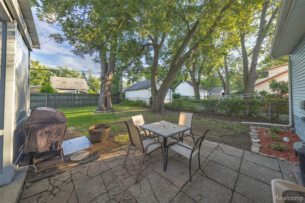421 W Troy Street, Ferndale, MI 48220 — Photo 33