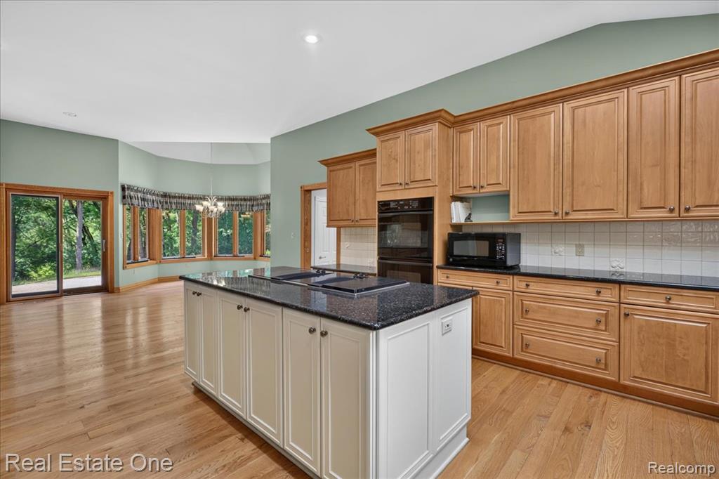 425 Courtney Road, Leonard, MI 48367 — Photo 19