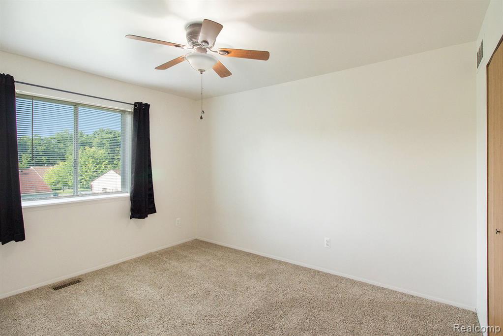 505 Garden Lane, Fowlerville, MI 48836 — Photo 14