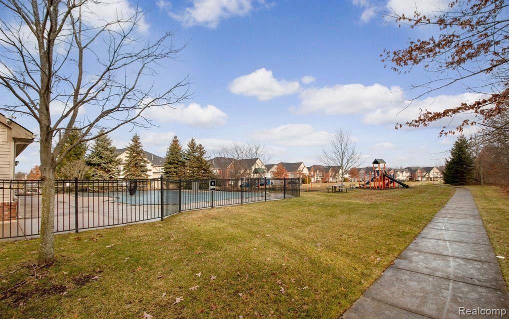 4094 HAMPTON RIDGE Boulevard, Howell, MI 48843 — Photo 19