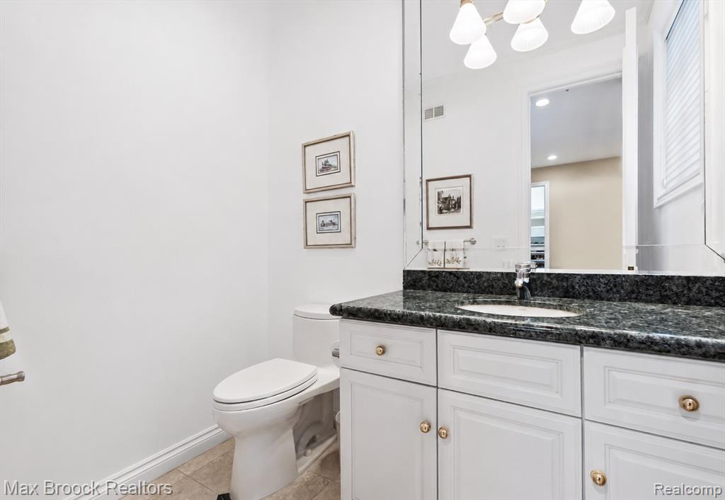 1832 Long Lake Shore Drive, Bloomfield Hills, MI 48302 — Photo 68