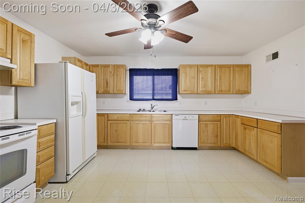 117 Perry Street, Montrose, MI 48457 — Photo 8