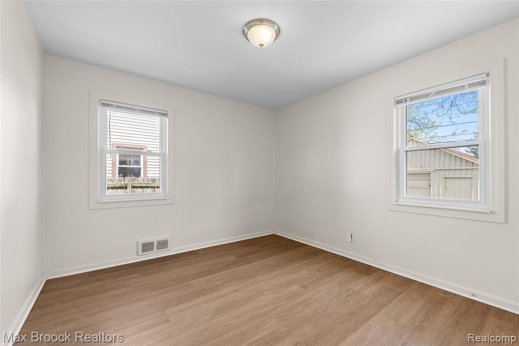 3012 GREENFIELD Road, Berkley, MI 48072 — Photo 10