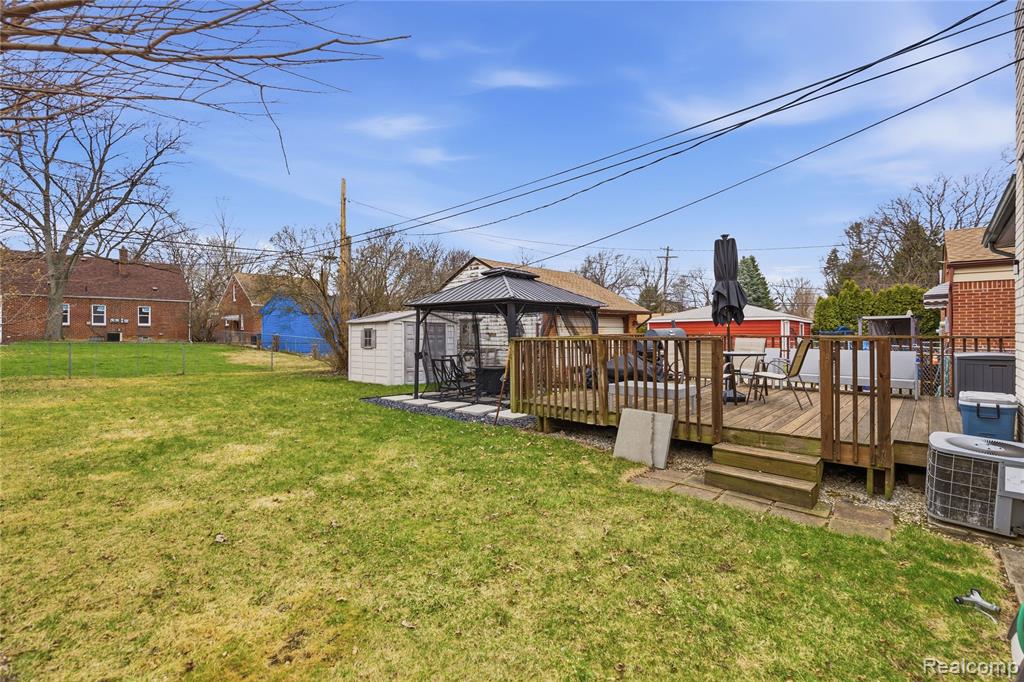 10039 Farley, Redford, MI 48239 — Photo 24