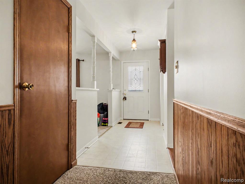 3230 Woodvalley Drive, Flushing, MI 48433 — Photo 4