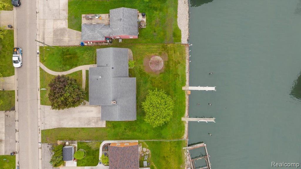 30617 YOUNG Drive, Gibraltar, MI — Photo 27