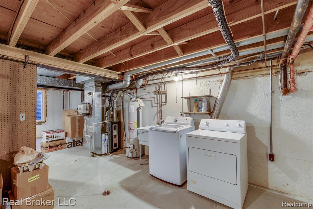 1448 BRENTWOOD Drive, Troy, MI 48098 — Photo 25