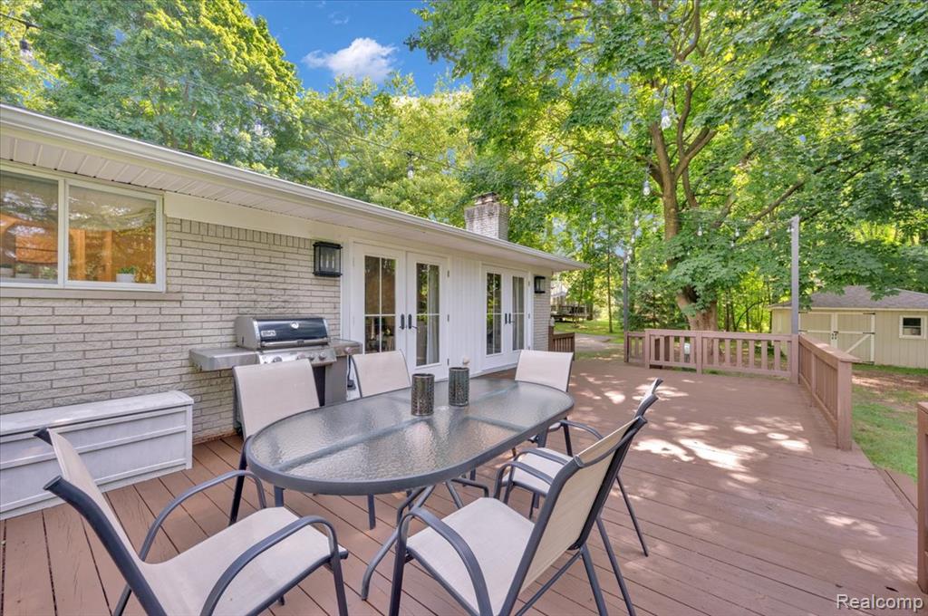 6875 Hubbard Road, Clarkston, MI 48348 — Photo 5