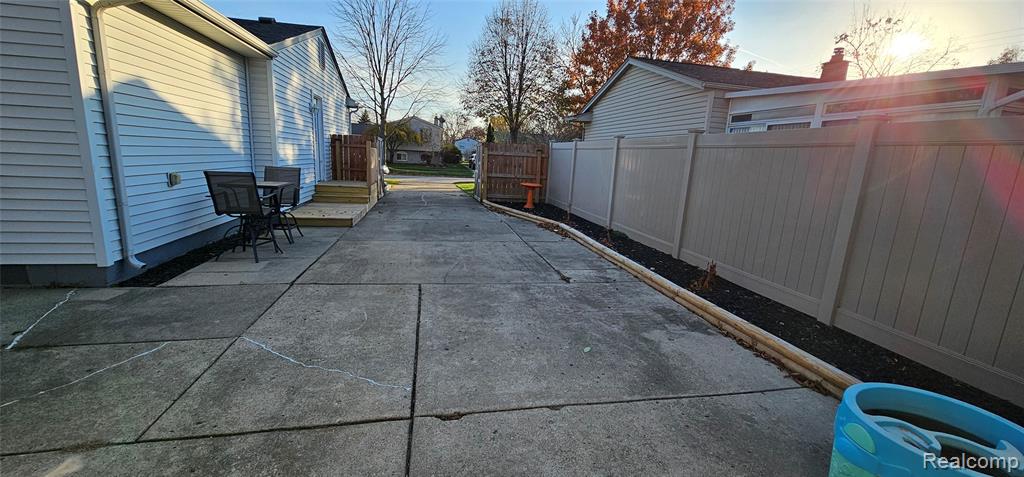22308 Larch Street, Woodhaven, MI 48183 — Photo 29