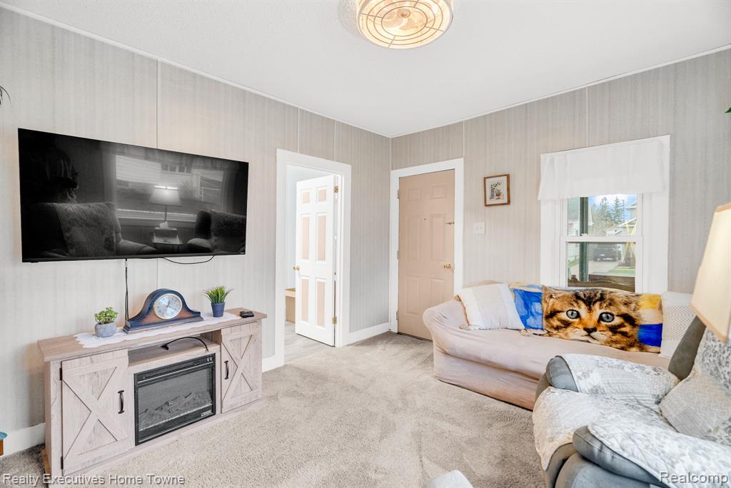 1830 Gillett Street, Port Huron, MI 48060 — Photo 11