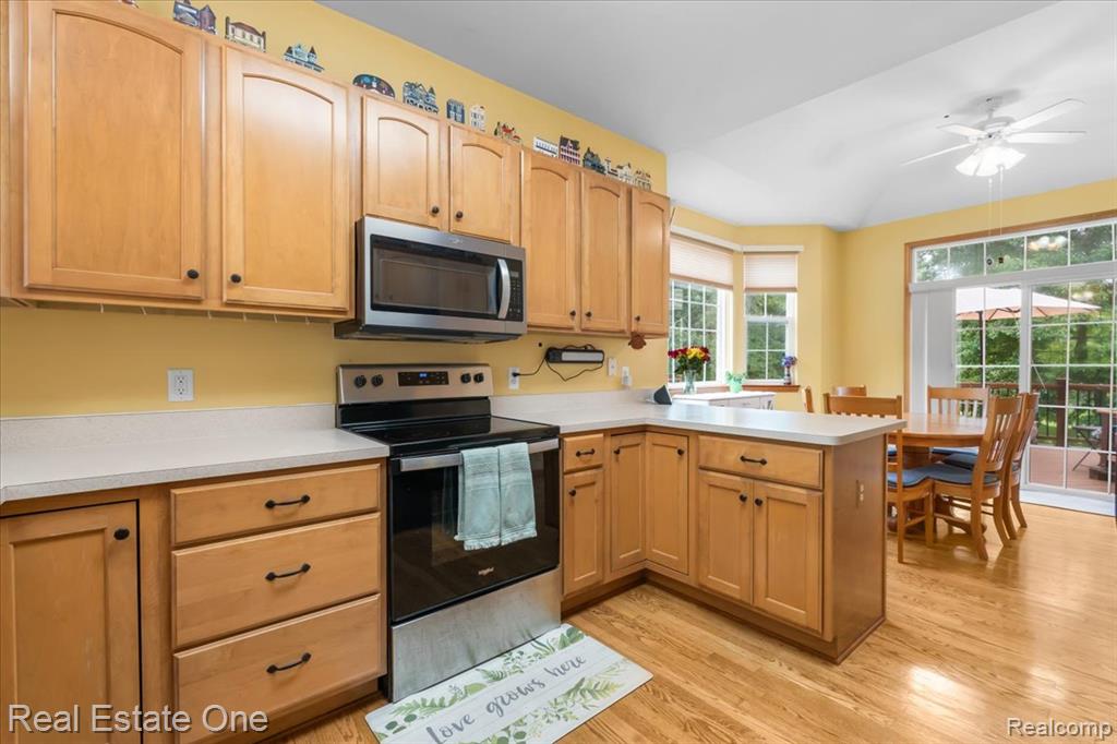 9952 Tioga Trail, Pinckney, MI 48169 — Photo 11
