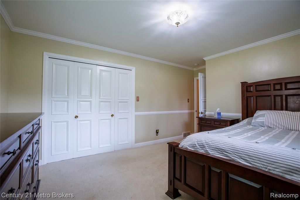 9270 Hidden Valley Court, Grand Blanc, MI 48439 — Photo 43