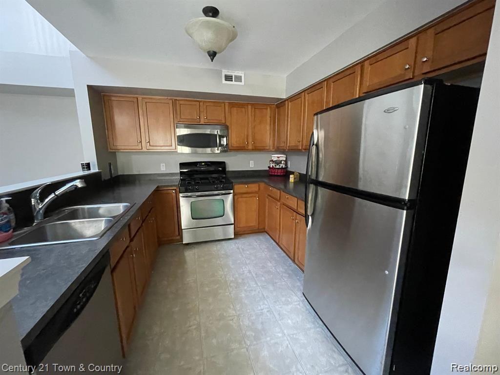 3060 SCHOOLHOUSE, Troy, MI 48083 — Photo 5