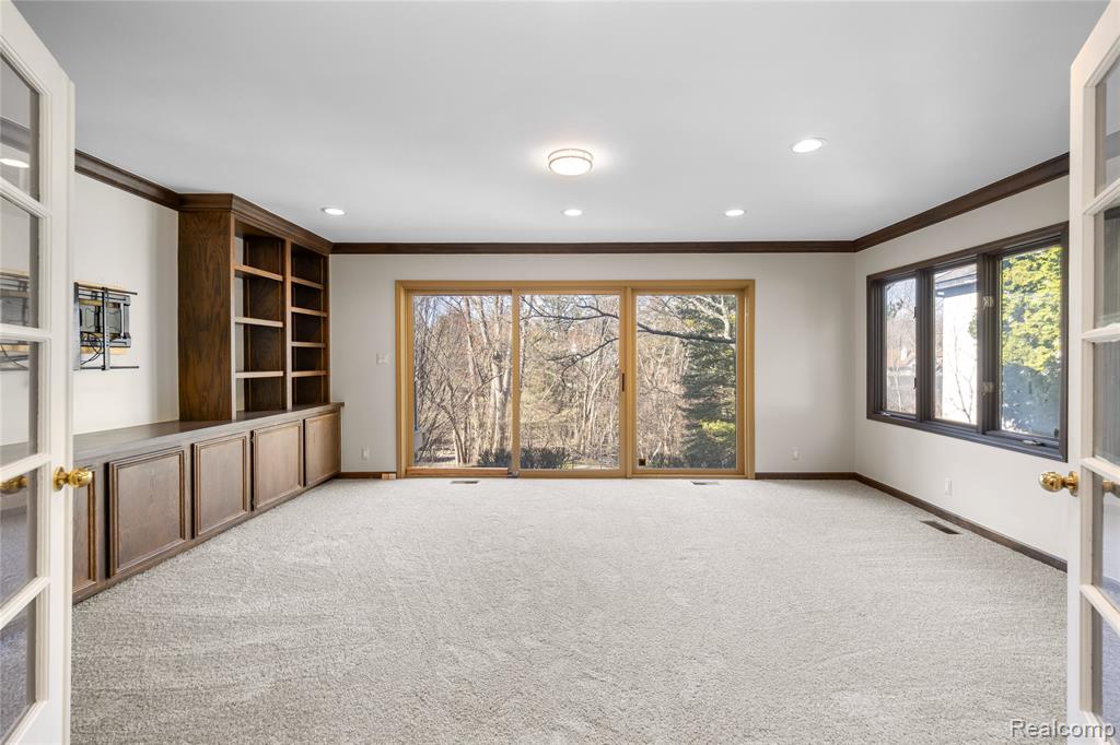 4695 Maura Lane, West Bloomfield, MI 48323 — Photo 9