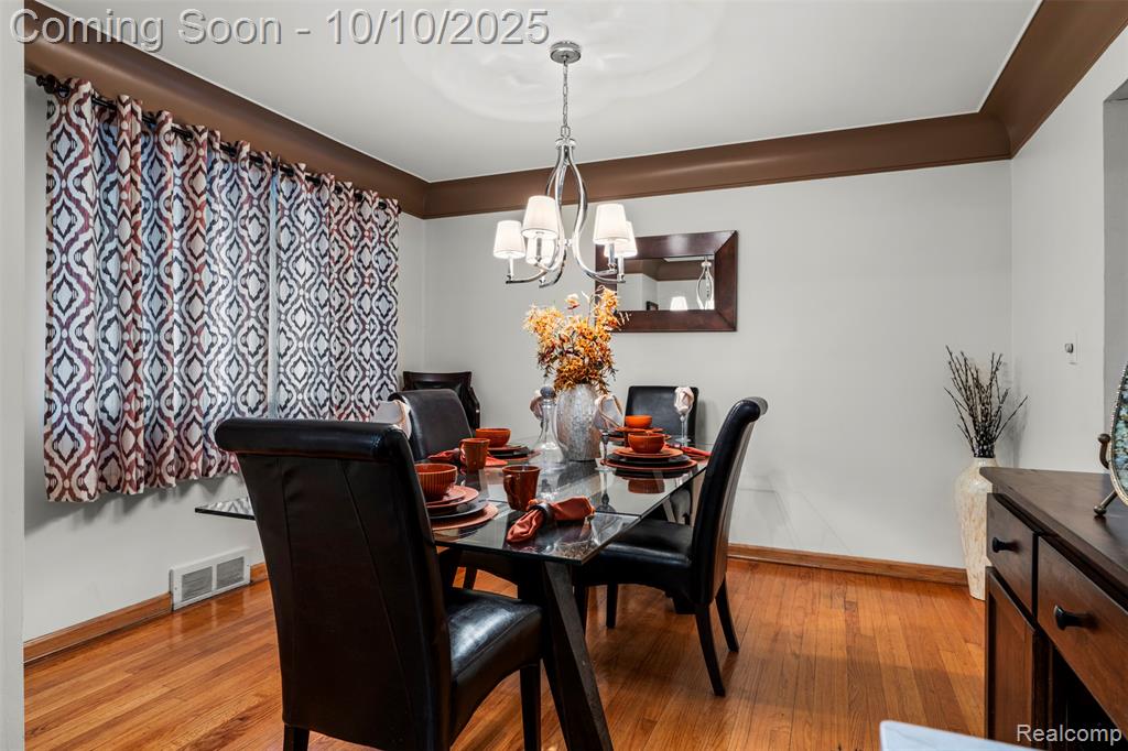 19945 Woodside Street, Harper Woods, MI 48225 — Photo 9