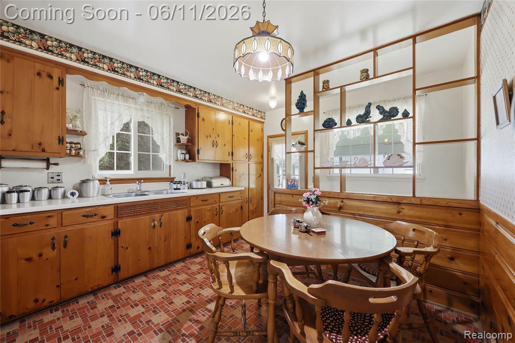 29609 Mark Avenue, Madison Heights, MI 48071 — Photo 11